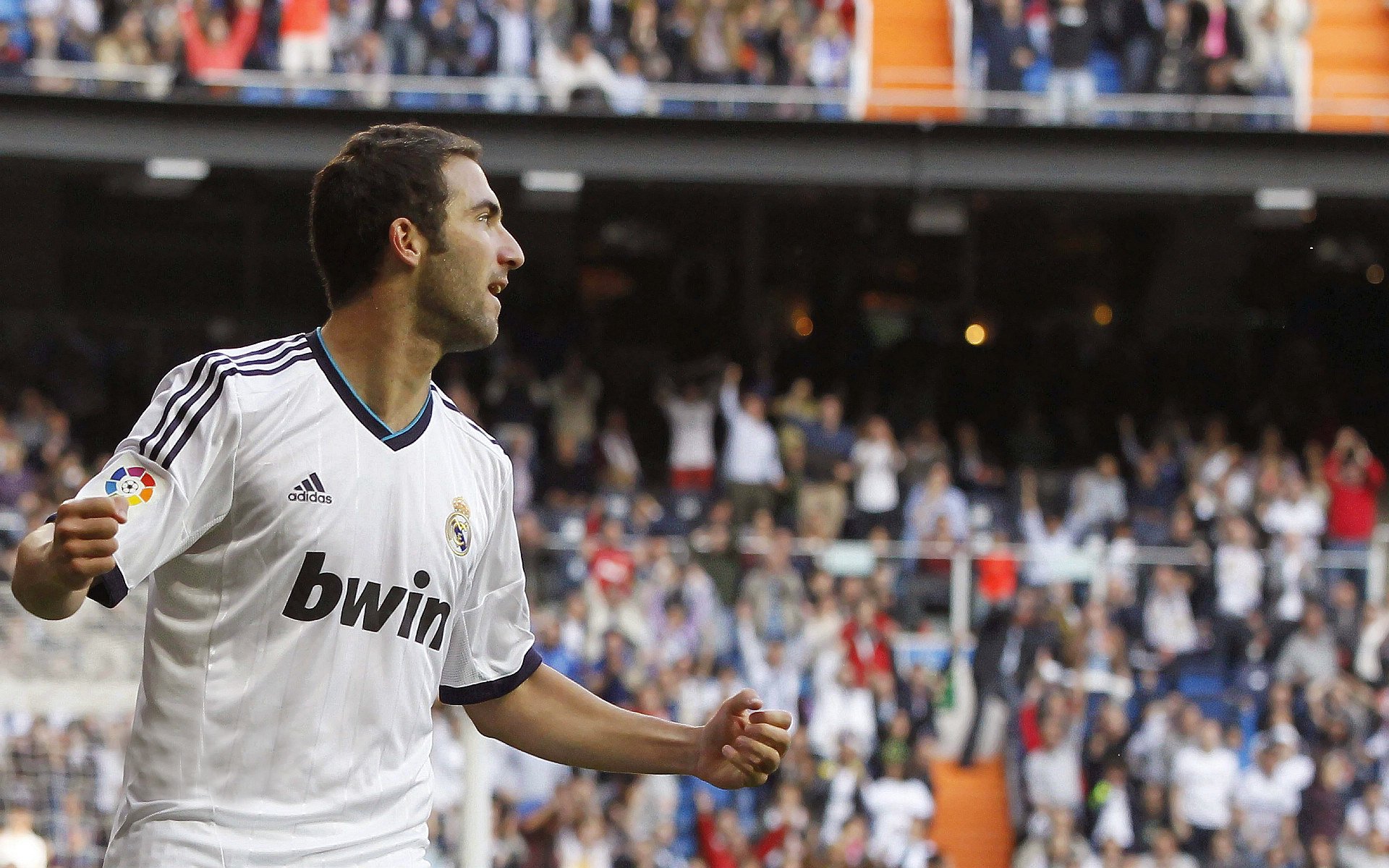 体操世锦赛中国男团实现三连冠，中国体操男团世锦赛夺冠!